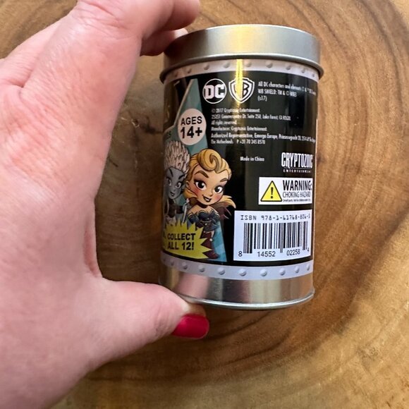 Lil' DC Comics Bombshell Mystery Batgirl - Picture 7 of 7